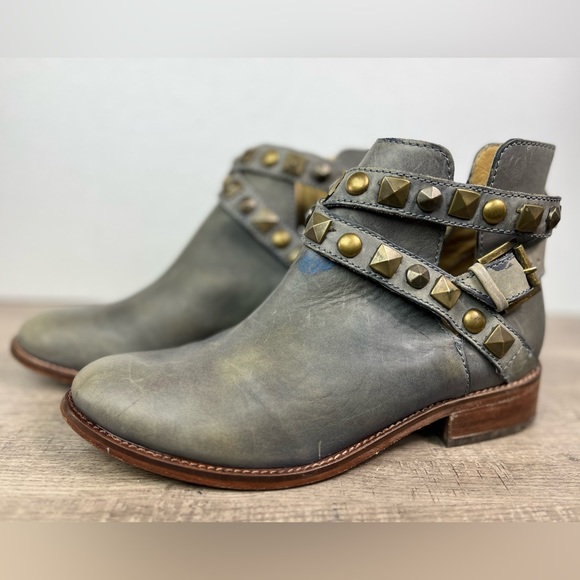 Patron Perugia Lou Grey Distress Leather Buckle Strappy Women Ankle Boots 8.5M - Picture 1 of 16